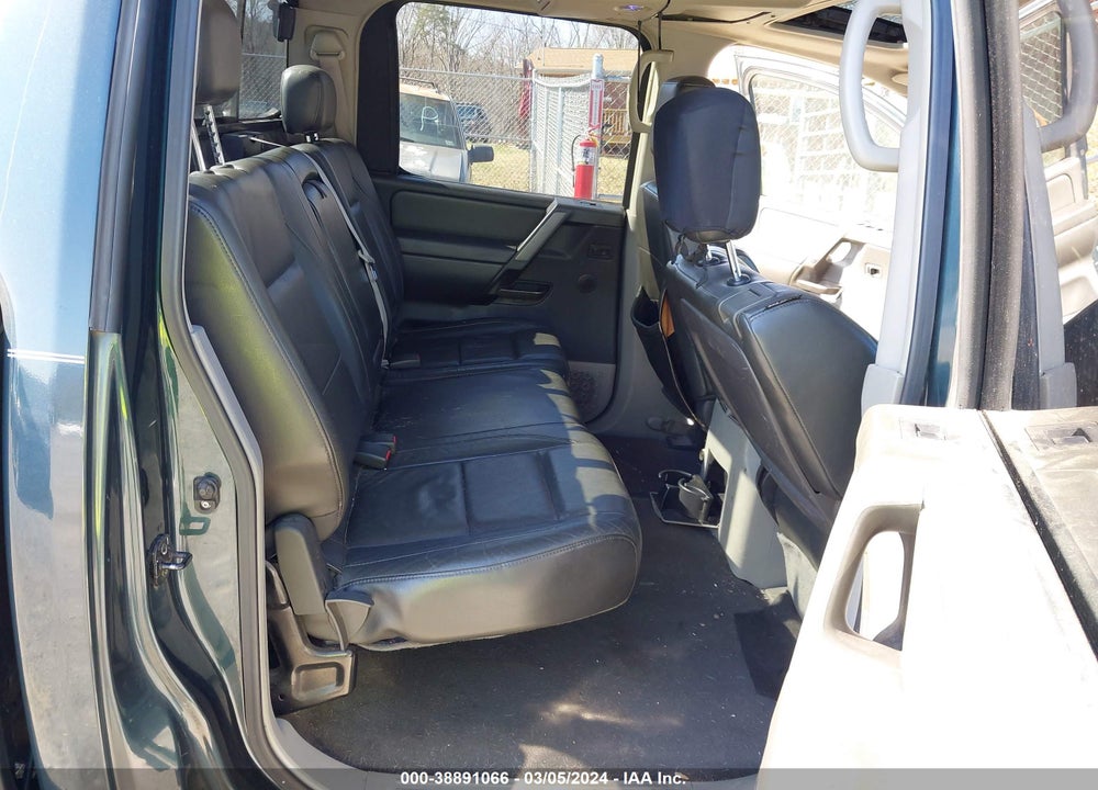 2004 NISSAN TITAN LE VIN: 1N6AA07B84N552621