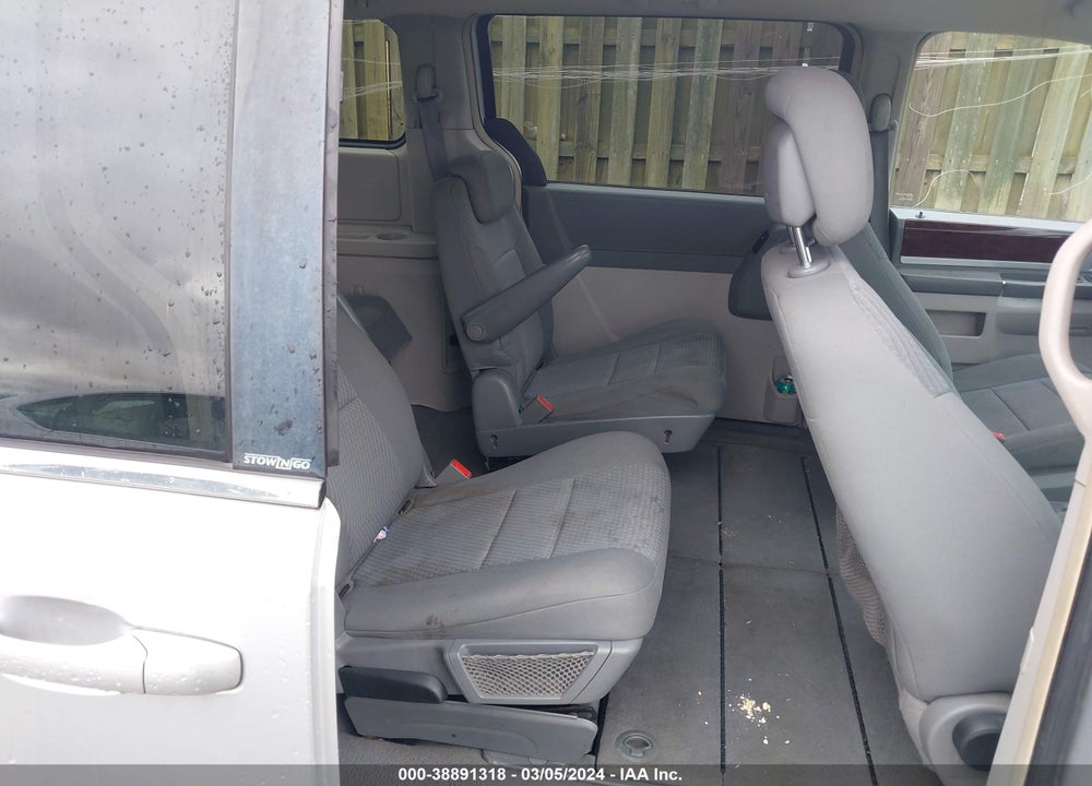 2010 CHRYSLER TOWN & COUNTRY TOURING VIN: 2A4RR5D18AR304367