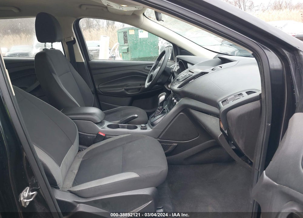 2015 FORD ESCAPE S VIN: 1FMCU0F78FUA02405