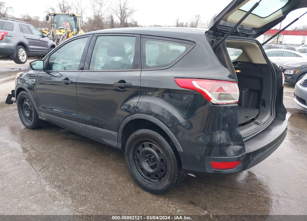 2015 FORD ESCAPE S VIN: 1FMCU0F78FUA02405