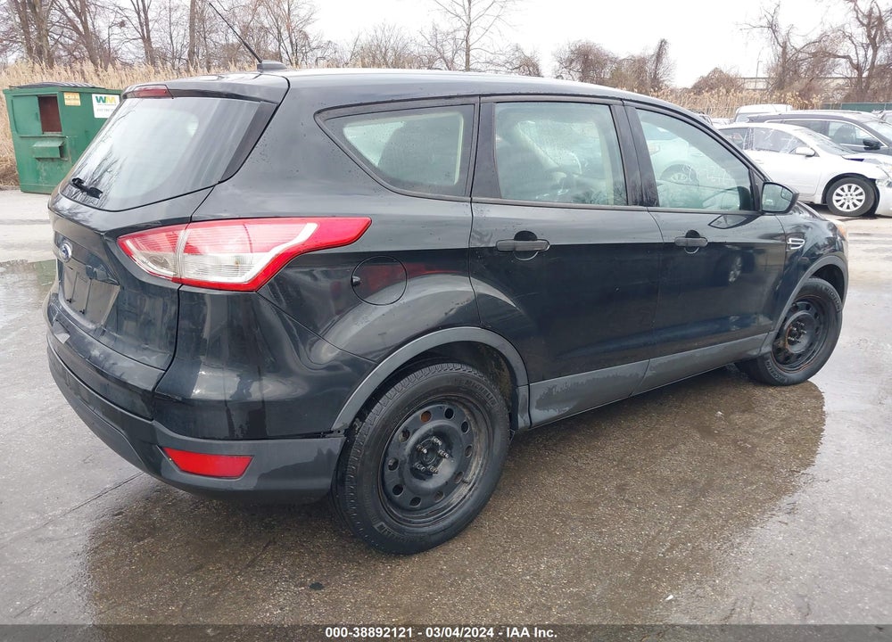 2015 FORD ESCAPE S VIN: 1FMCU0F78FUA02405