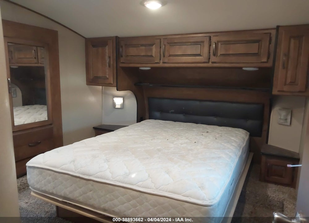 2016 GRAND DESIGN 303RLS VIN: 573FR3324G3303329