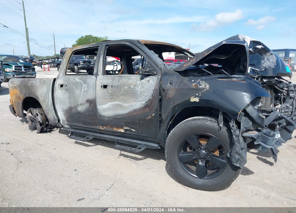 2015 RAM 1500 EXPRESS VIN: 1C6RR6KT4FS512601