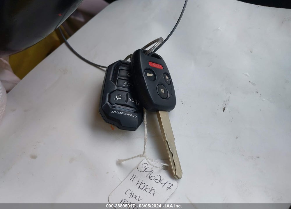 2011 HONDA PILOT VIN: 5FNYF4H74BB102660
