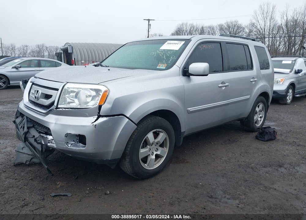 2011 HONDA PILOT VIN: 5FNYF4H74BB102660