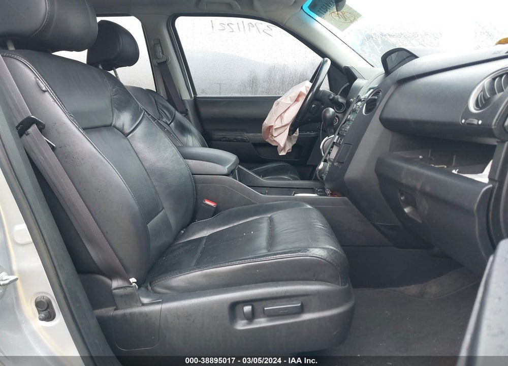 2011 HONDA PILOT VIN: 5FNYF4H74BB102660