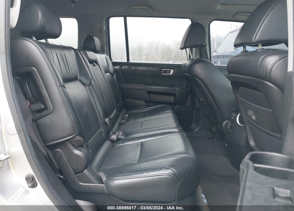 2011 HONDA PILOT VIN: 5FNYF4H74BB102660