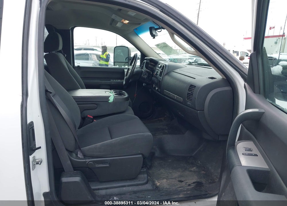 2009 CHEVROLET SILVERADO 2500HD WORK TRUCK VIN: 1GCHK49KX9E116248
