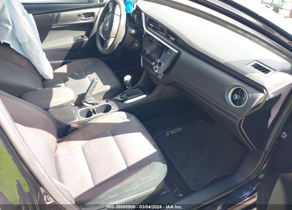 2017 TOYOTA COROLLA LE VIN: 2T1BURHE2HC814105