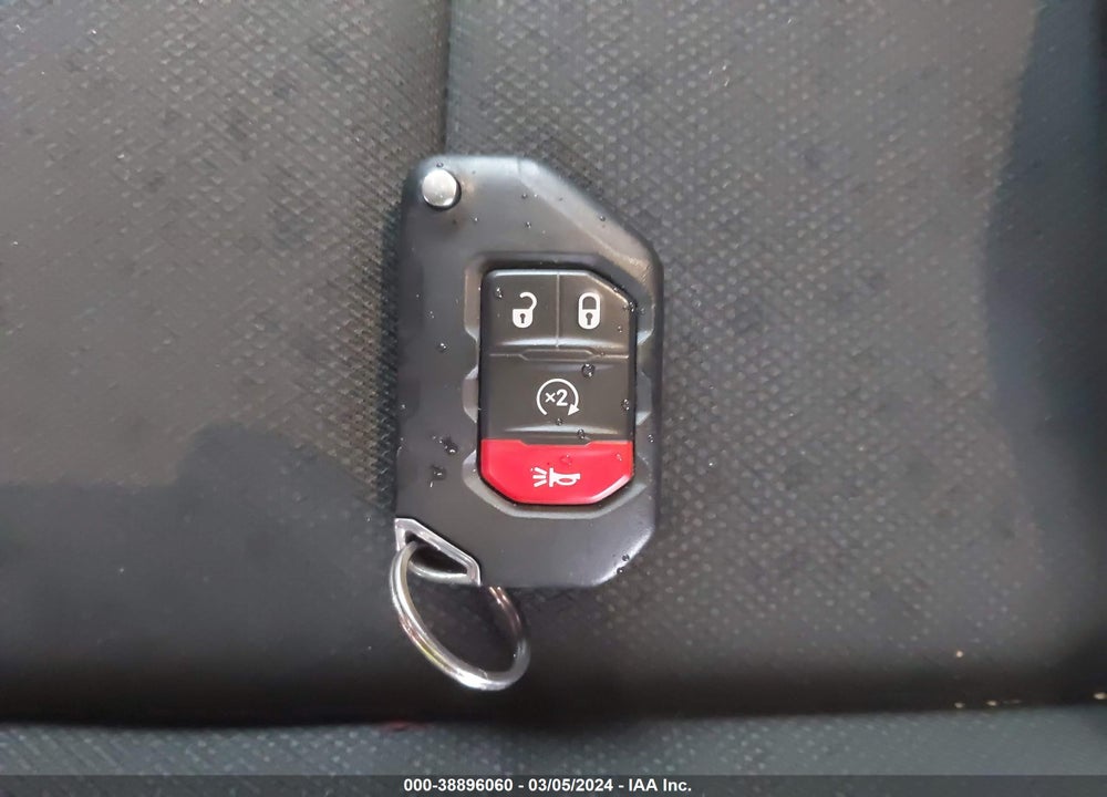 2020 JEEP WRANGLER UNLIMITED SAHARA VIN: 1C4HJXEN0LW221208
