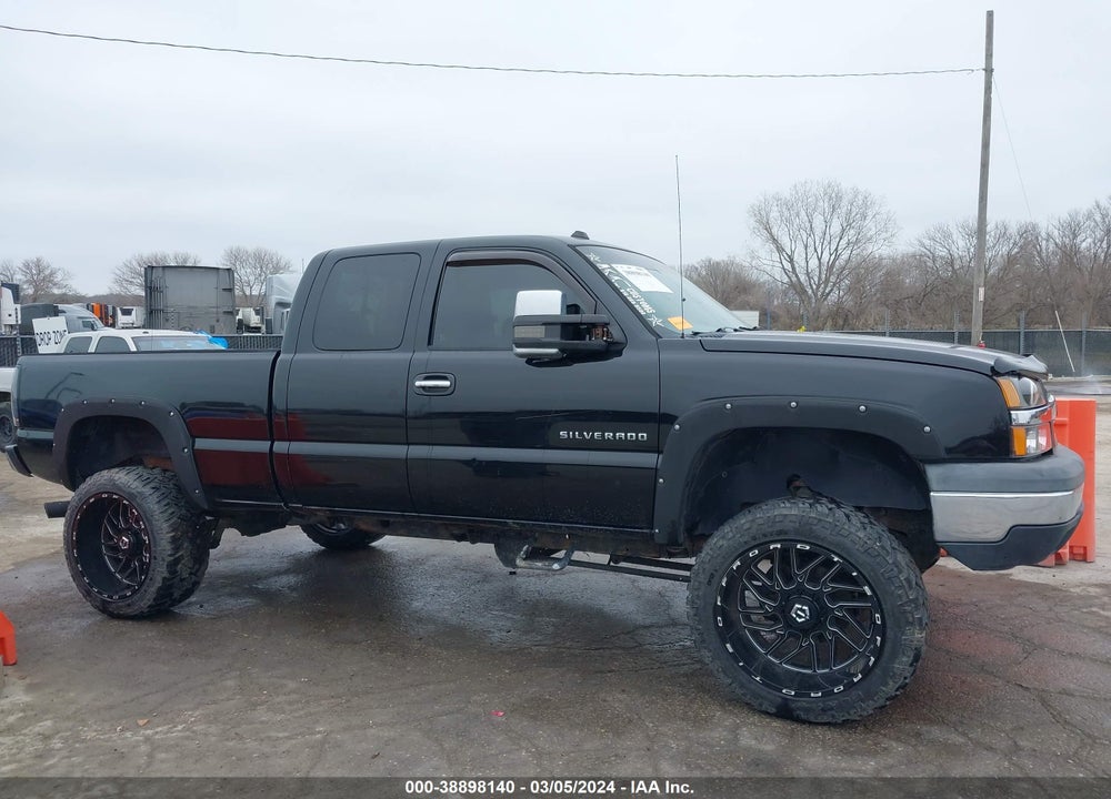 2005 CHEVROLET SILVERADO 1500 LS VIN: 2GCEK19B051345924