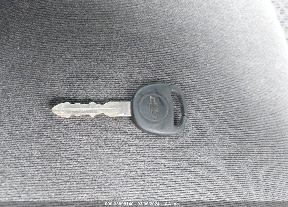 2005 CHEVROLET SILVERADO 1500 LS VIN: 2GCEK19B051345924