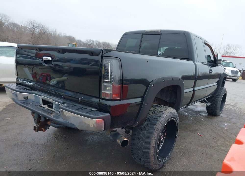 2005 CHEVROLET SILVERADO 1500 LS VIN: 2GCEK19B051345924