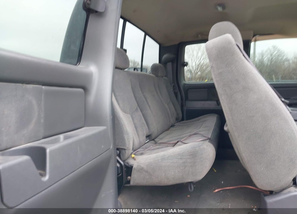 2005 CHEVROLET SILVERADO 1500 LS VIN: 2GCEK19B051345924