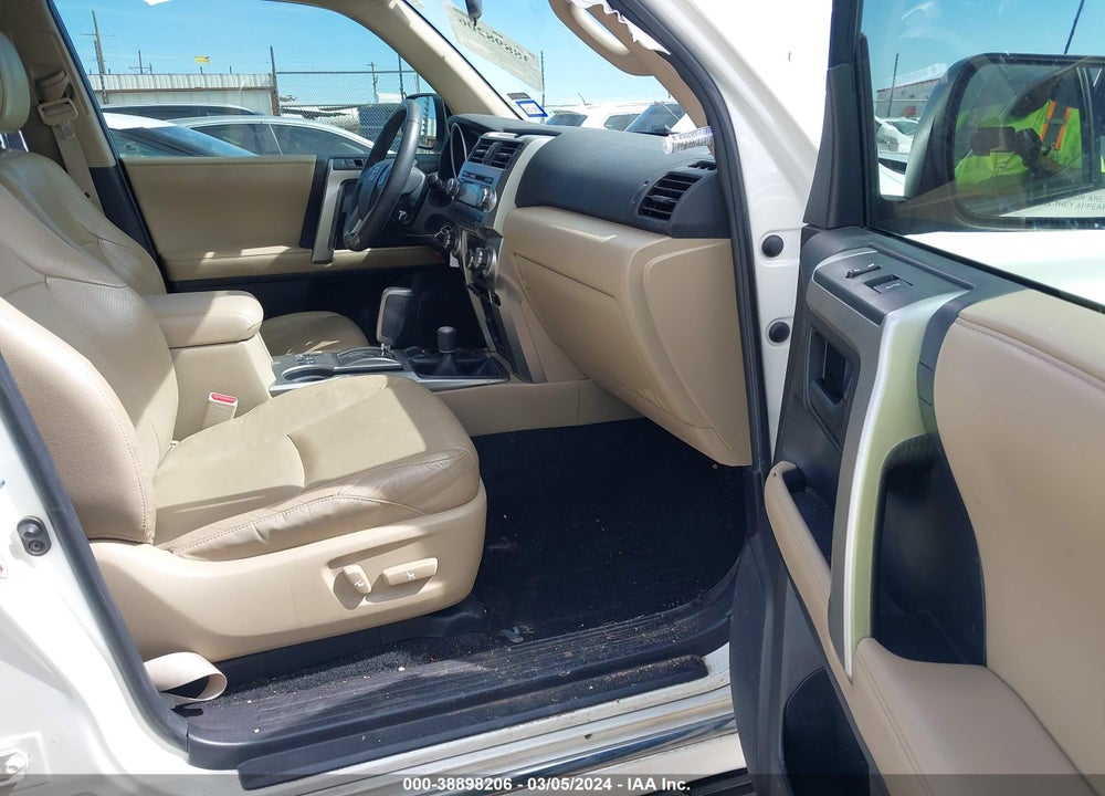 2011 TOYOTA 4RUNNER SR5 V6 VIN: JTEBU5JRXB5066306