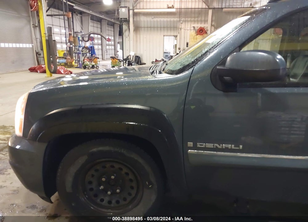 2007 GMC YUKON DENALI VIN: 1GKFK63867J367681