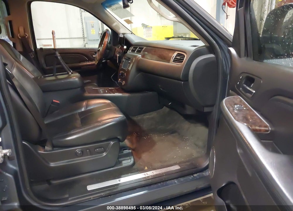 2007 GMC YUKON DENALI VIN: 1GKFK63867J367681