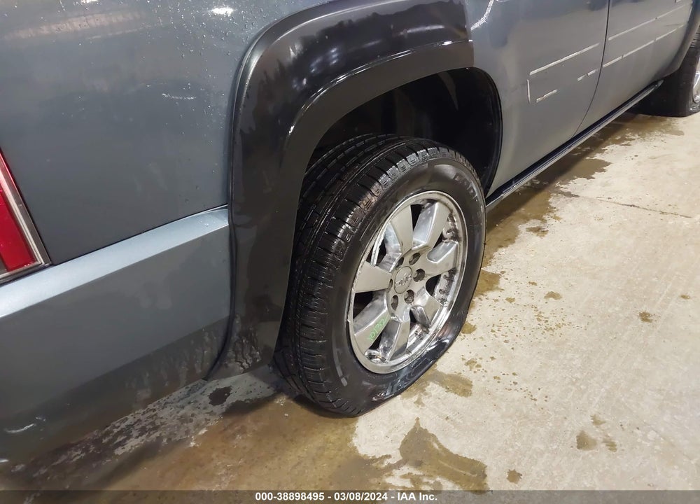 2007 GMC YUKON DENALI VIN: 1GKFK63867J367681