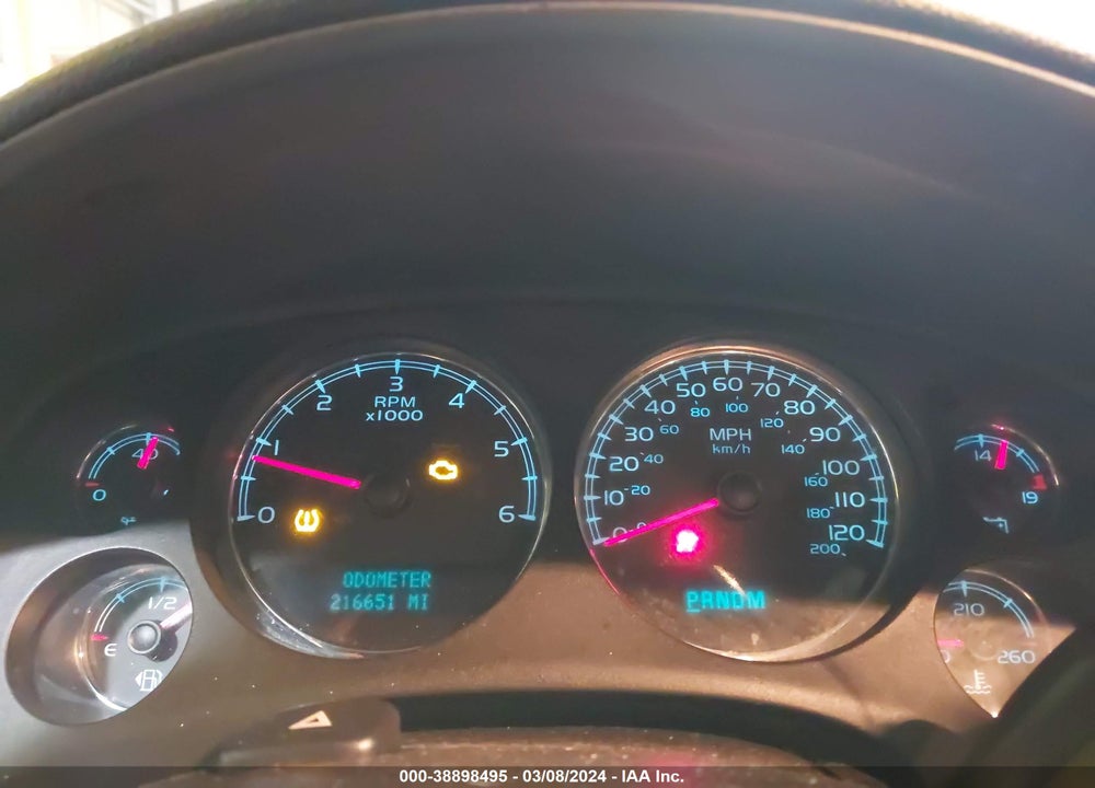 2007 GMC YUKON DENALI VIN: 1GKFK63867J367681