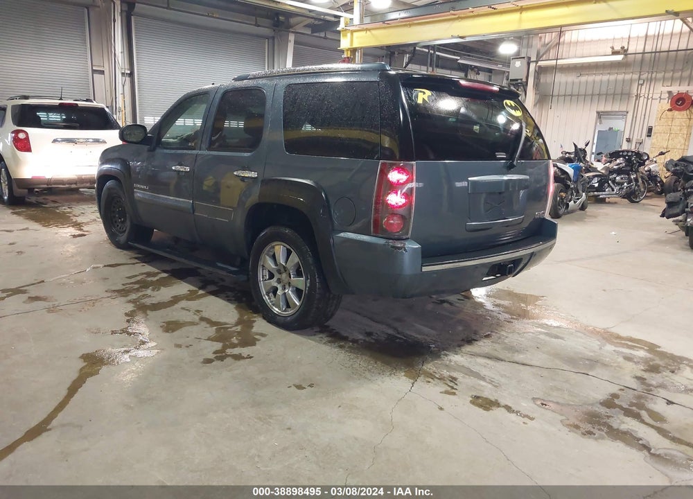 2007 GMC YUKON DENALI VIN: 1GKFK63867J367681