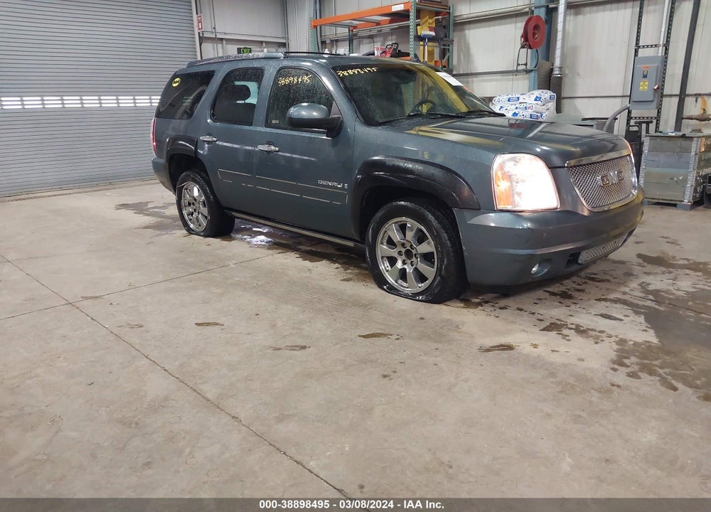 2007 GMC YUKON DENALI VIN: 1GKFK63867J367681
