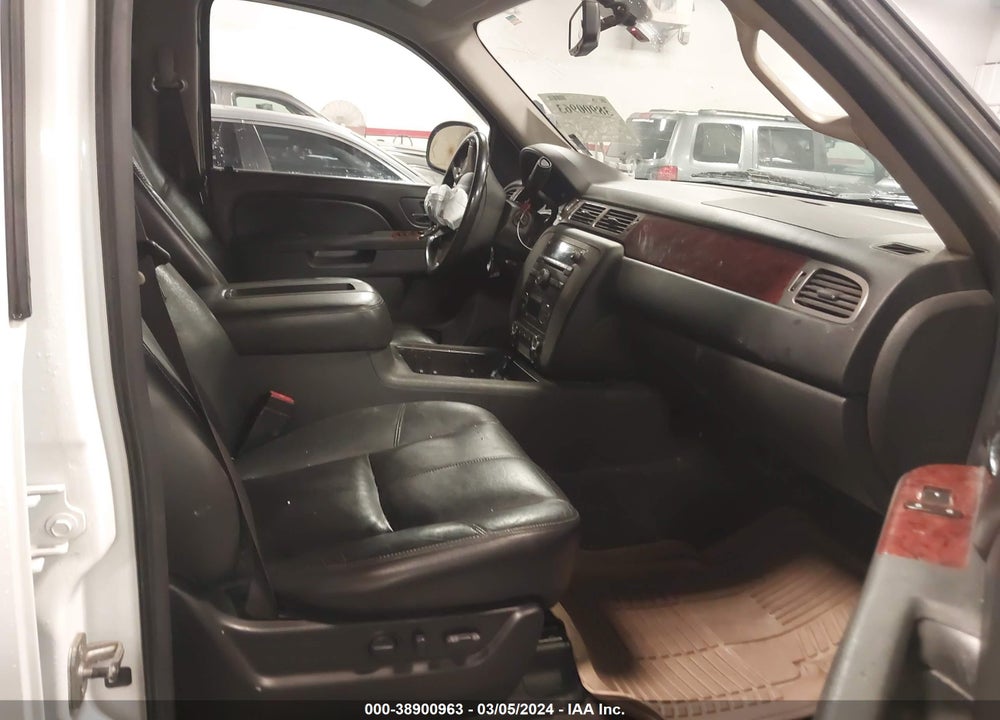 2011 GMC YUKON XL 1500 SLT VIN: 1GKS2KE35BR189295