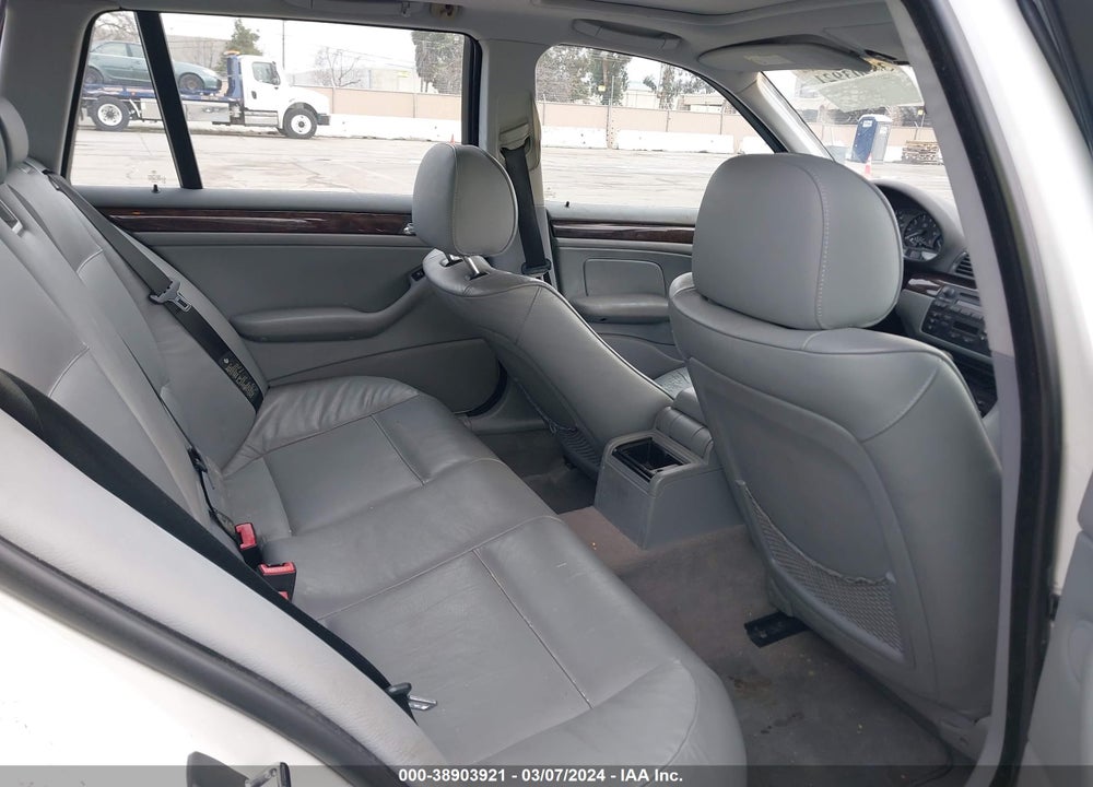 2004 BMW 325IT VIN: WBAEN33494PC12870