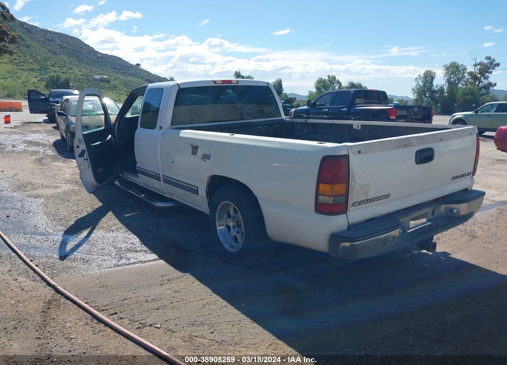2001 CHEVROLET SILVERADO 1500 LS VIN: 1GCEC19T71E169520