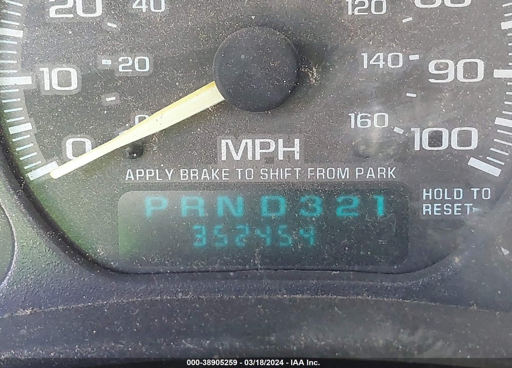 2001 CHEVROLET SILVERADO 1500 LS VIN: 1GCEC19T71E169520