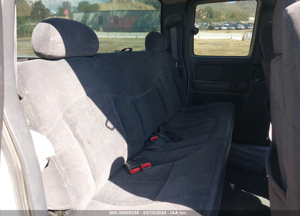 2001 CHEVROLET SILVERADO 1500 LS VIN: 1GCEC19T71E169520