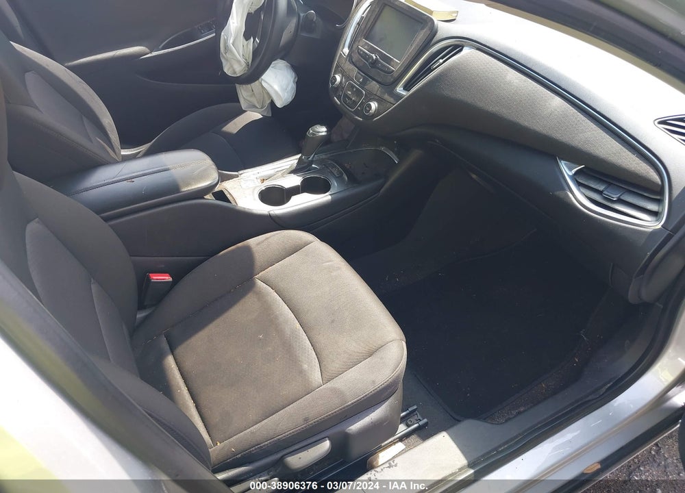 2018 CHEVROLET MALIBU LT VIN: 1G1ZD5ST4JF191039