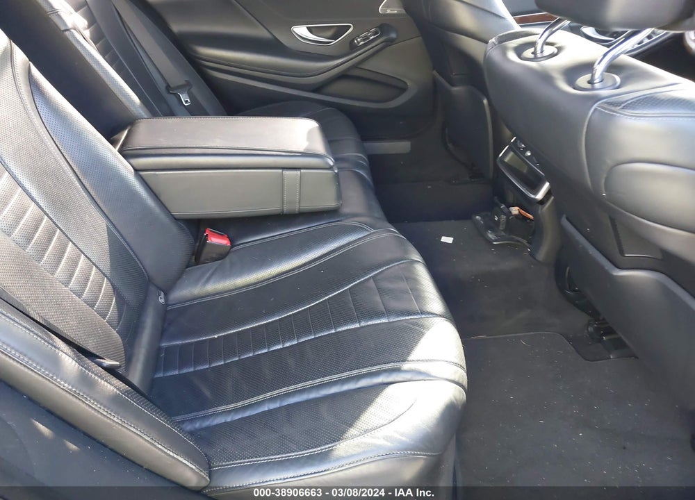 2015 MERCEDES-BENZ S 550 VIN: WDDUG8CB8FA156286