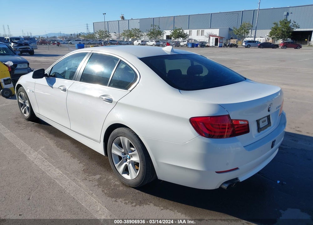 2013 BMW 5 SERIES VIN: WBAXG5C55DD229025
