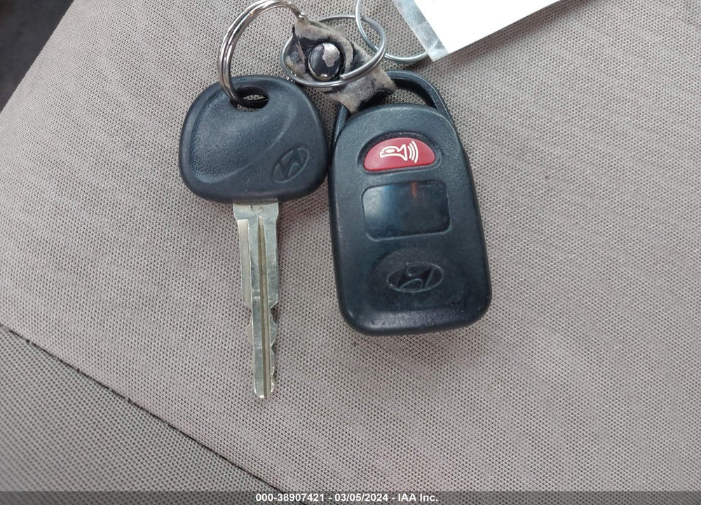 2015 HYUNDAI ELANTRA VIN: 5NPDH4AE3FH598575