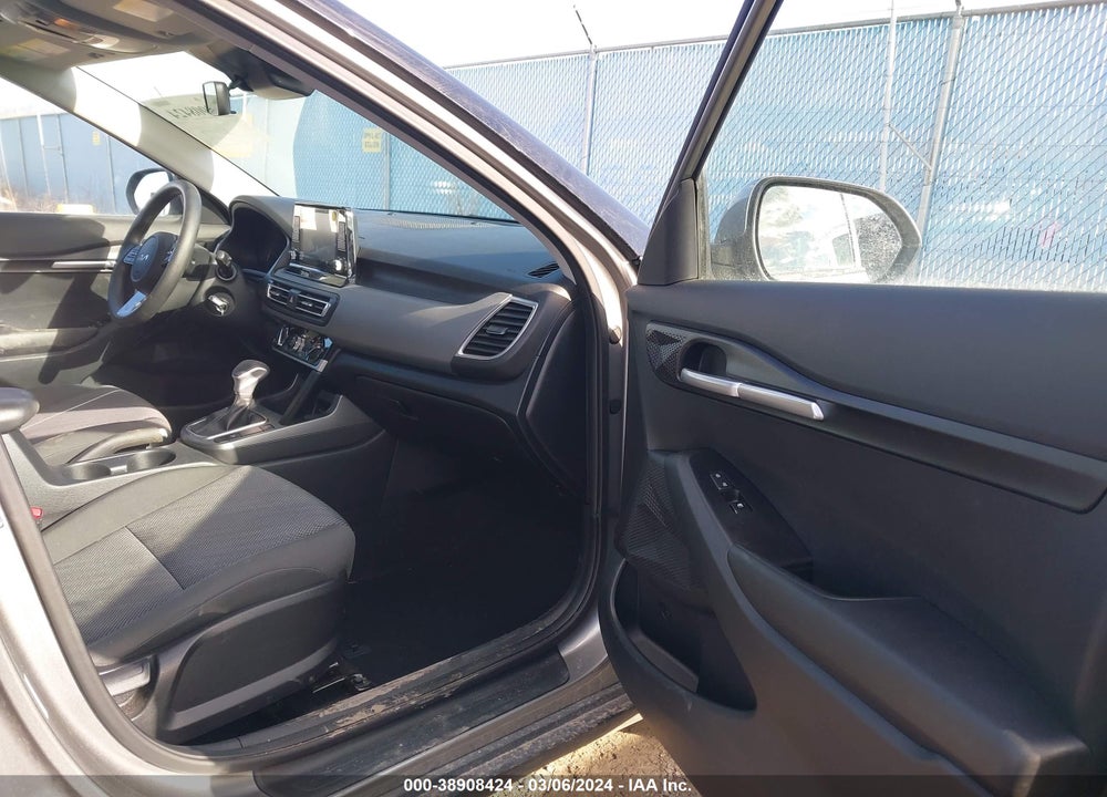2023 KIA SELTOS VIN: KNDEPCAAXP7407156