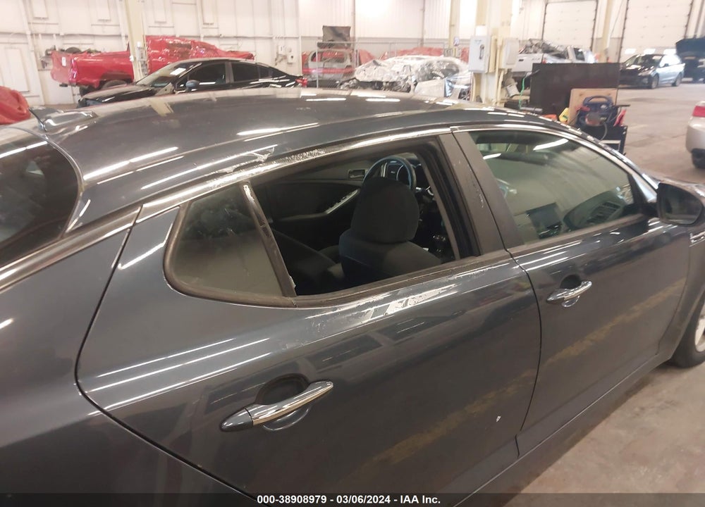 2015 KIA OPTIMA LX VIN: KNAGM4A78F5572593