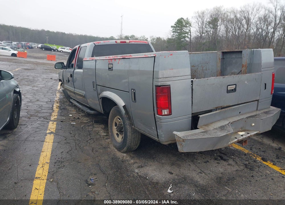 2002 CHEVROLET SILVERADO 2500HD LS VIN: 1GCHC29U32E270549
