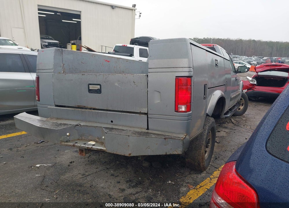2002 CHEVROLET SILVERADO 2500HD LS VIN: 1GCHC29U32E270549