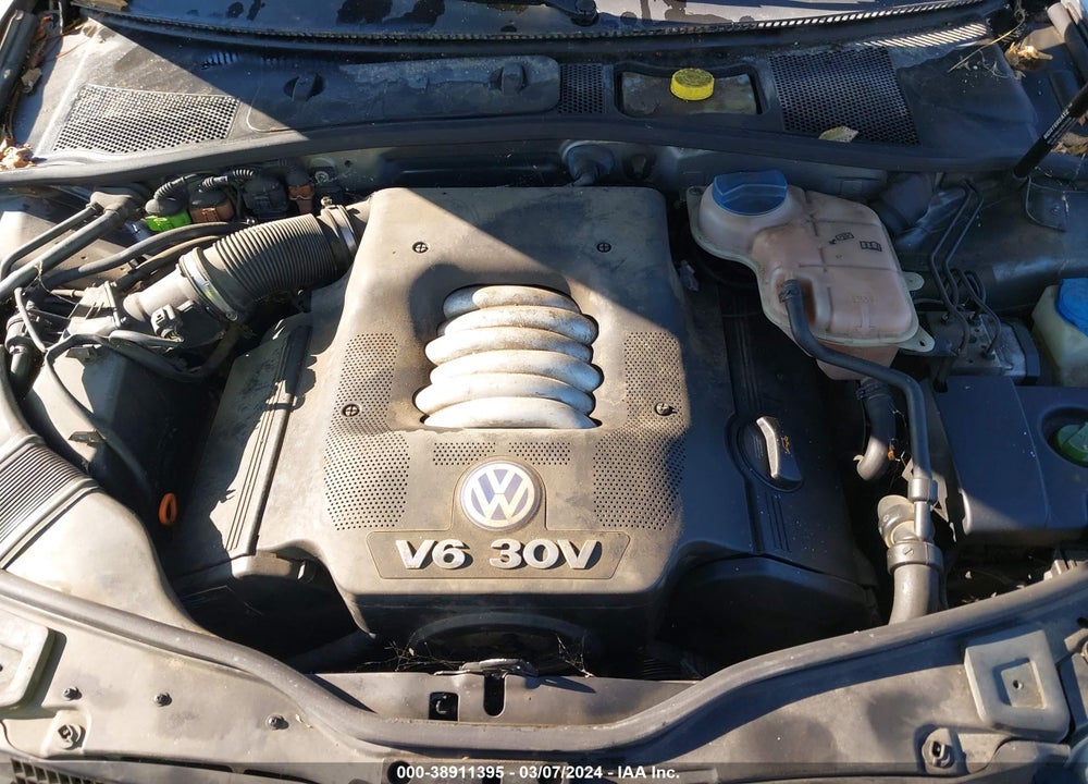 2003 VOLKSWAGEN PASSAT GLX VIN: WVWRH63B33P436188