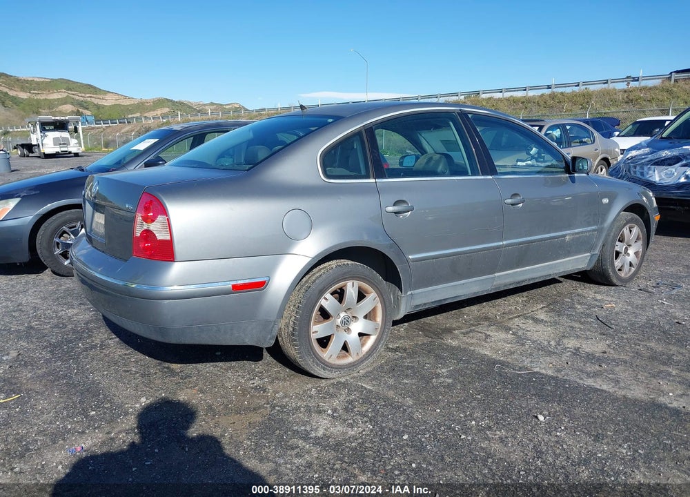 2003 VOLKSWAGEN PASSAT GLX VIN: WVWRH63B33P436188