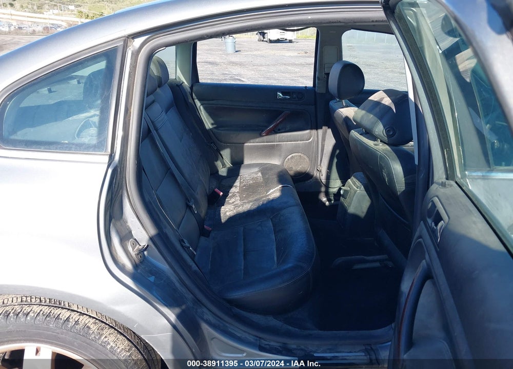 2003 VOLKSWAGEN PASSAT GLX VIN: WVWRH63B33P436188