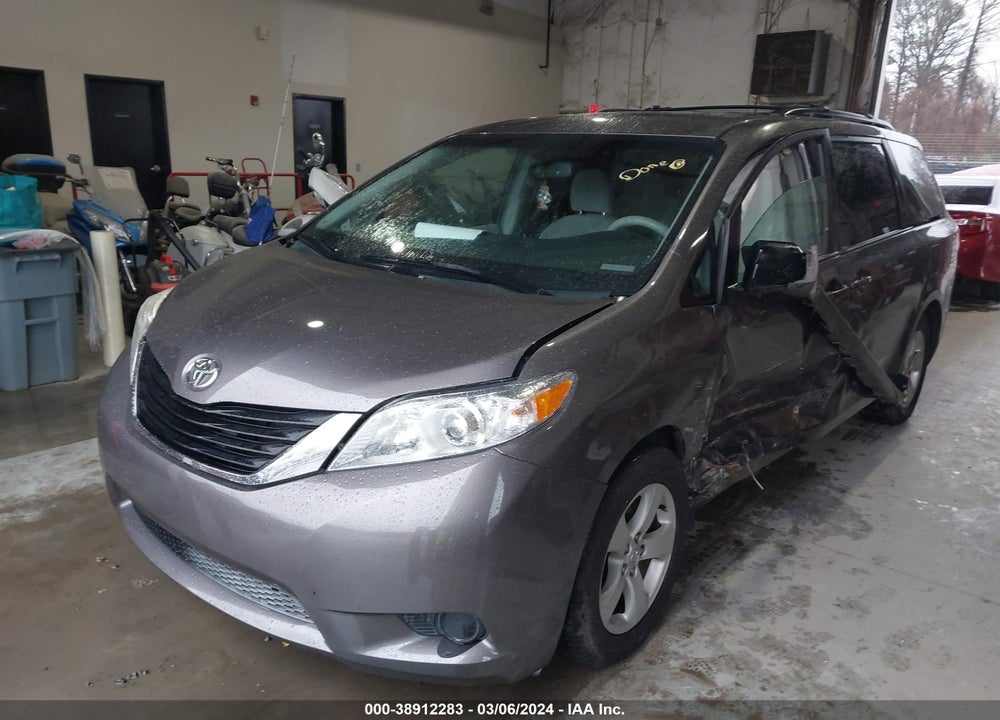 2013 TOYOTA SIENNA LE V6 8 PASSENGER VIN: 5TDKK3DC2DS301218