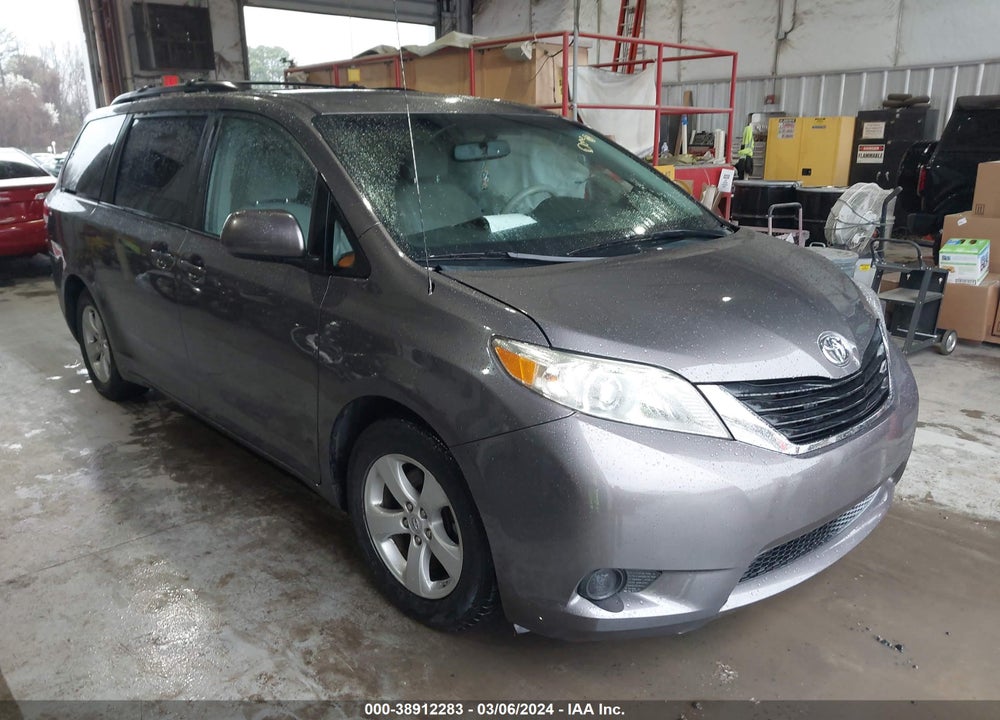 2013 TOYOTA SIENNA LE V6 8 PASSENGER VIN: 5TDKK3DC2DS301218