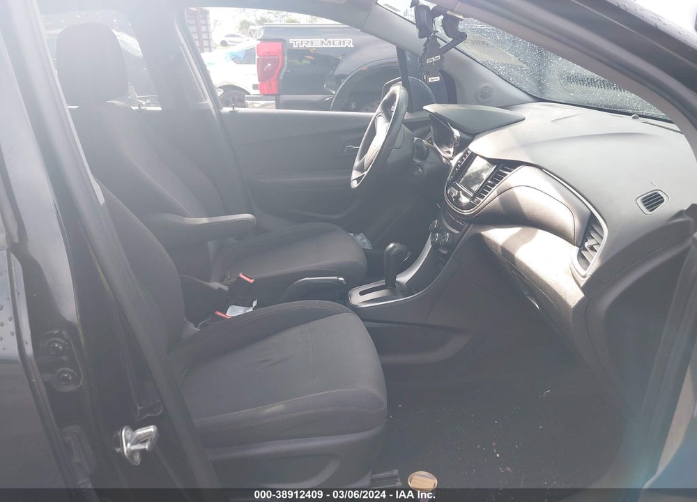 2018 CHEVROLET TRAX LS VIN: 3GNCJKSB1JL269561
