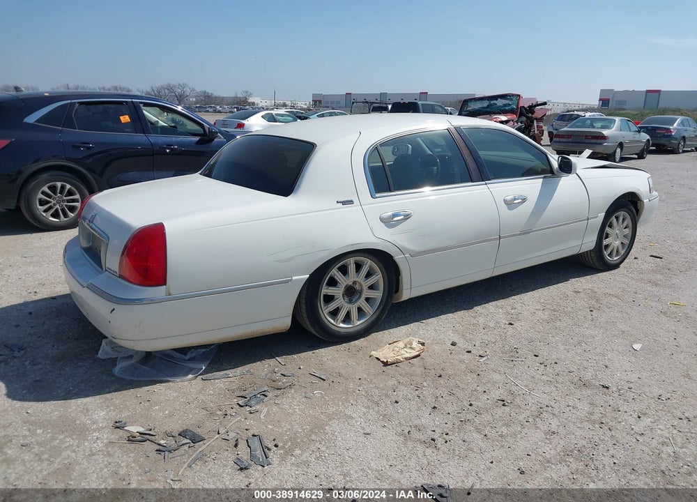 2009 LINCOLN TOWN CAR SIGNATURE LIMITED VIN: 2LNHM82V99X629491