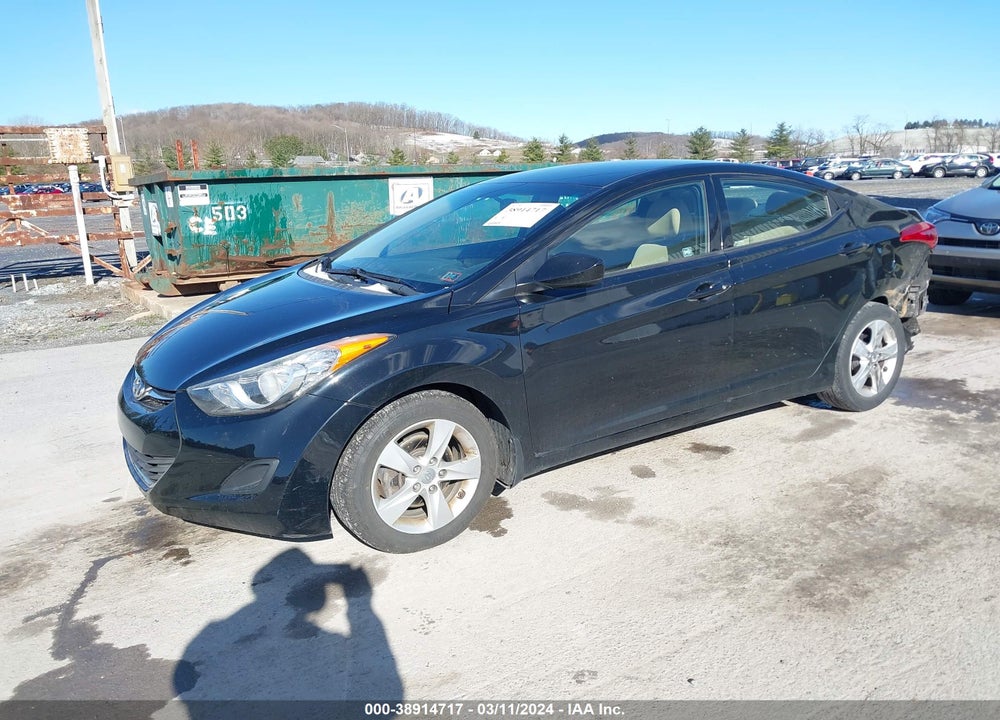 2013 HYUNDAI ELANTRA VIN: 5NPDH4AE8DH373890