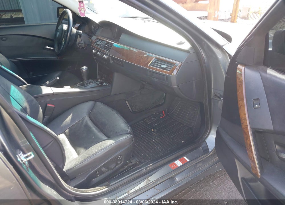 2007 BMW 550I VIN: WBANB53537CP08107