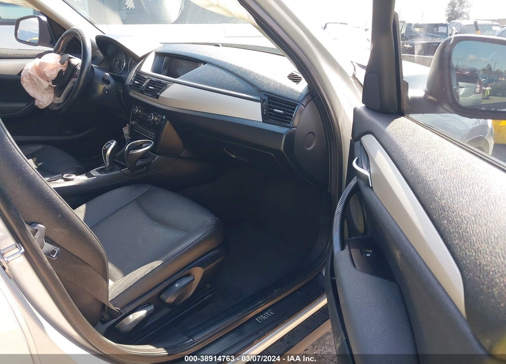2015 BMW X1 XDRIVE28I VIN: WBAVL1C52FVY33057