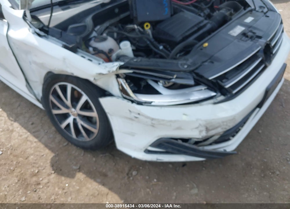 2017 VOLKSWAGEN JETTA 1.4T SE VIN: 3VWDB7AJ4HM200946