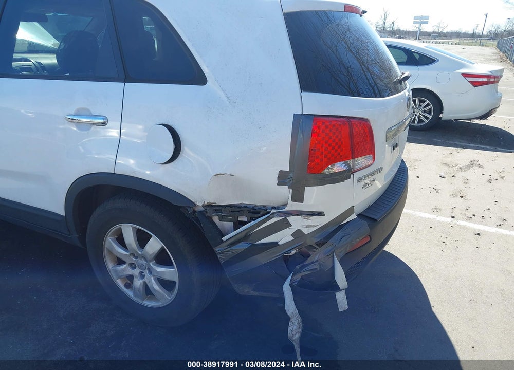 2013 KIA SORENTO LX VIN: 5XYKTDA6XDG417362